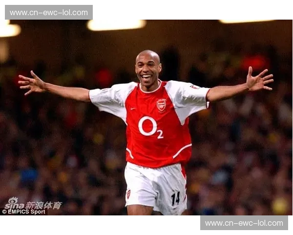 谁主沉浮?李毅与亨利的绿茵传奇,一场跨越时空的足球对话